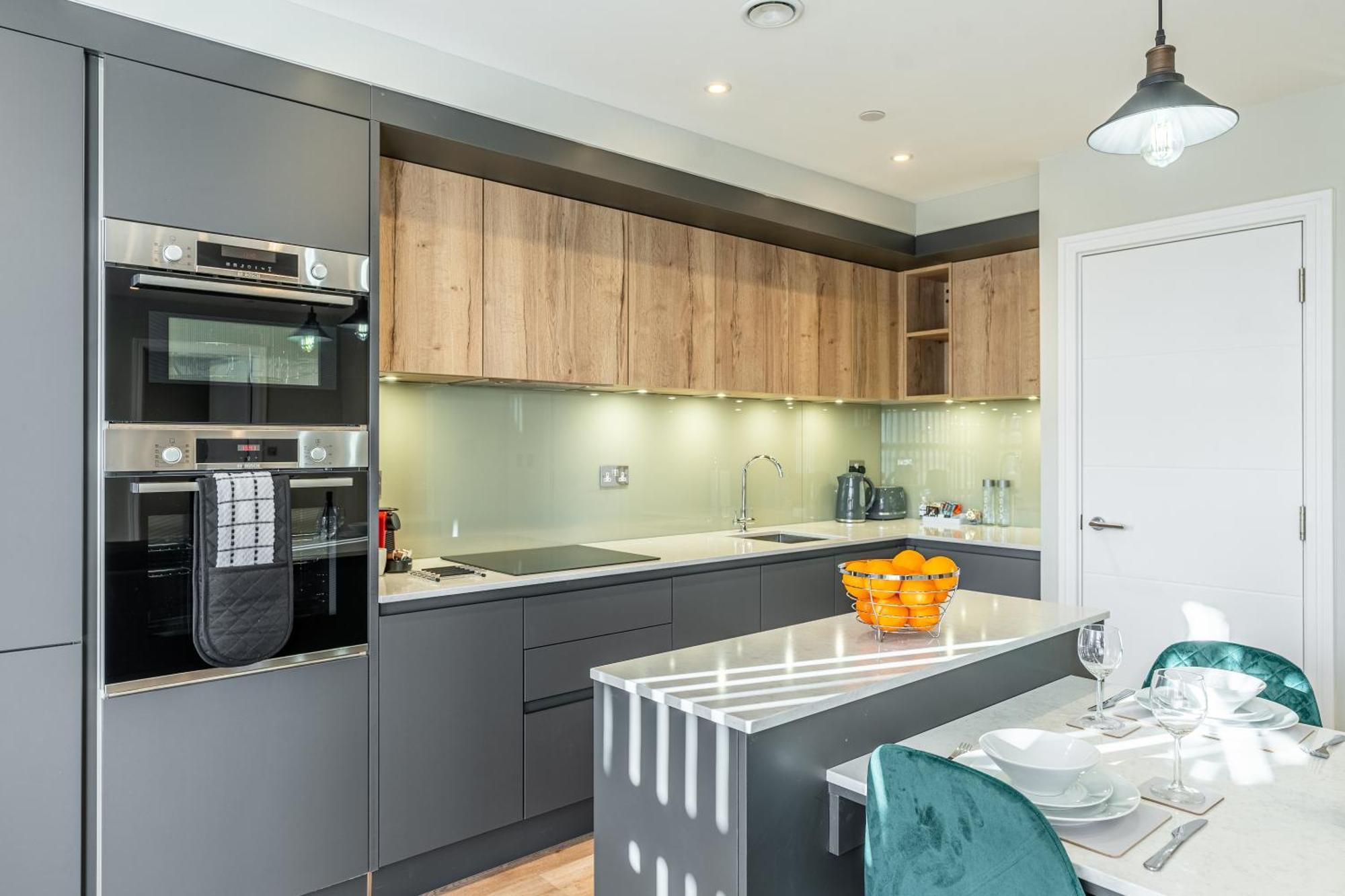 Bond House By Celador Apartments Рединг Екстериор снимка