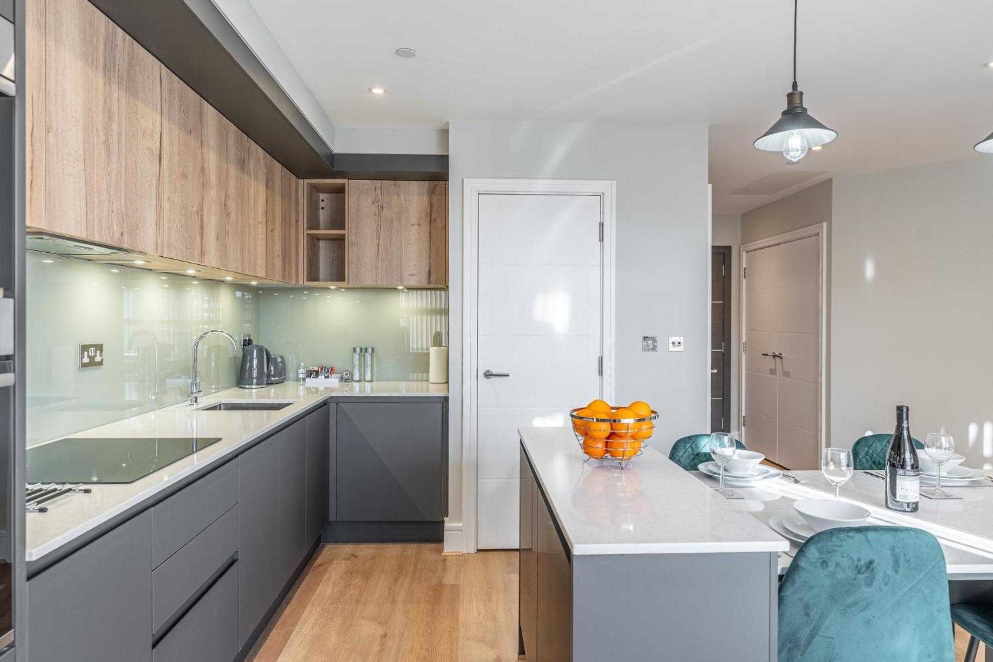 Bond House By Celador Apartments Рединг Екстериор снимка