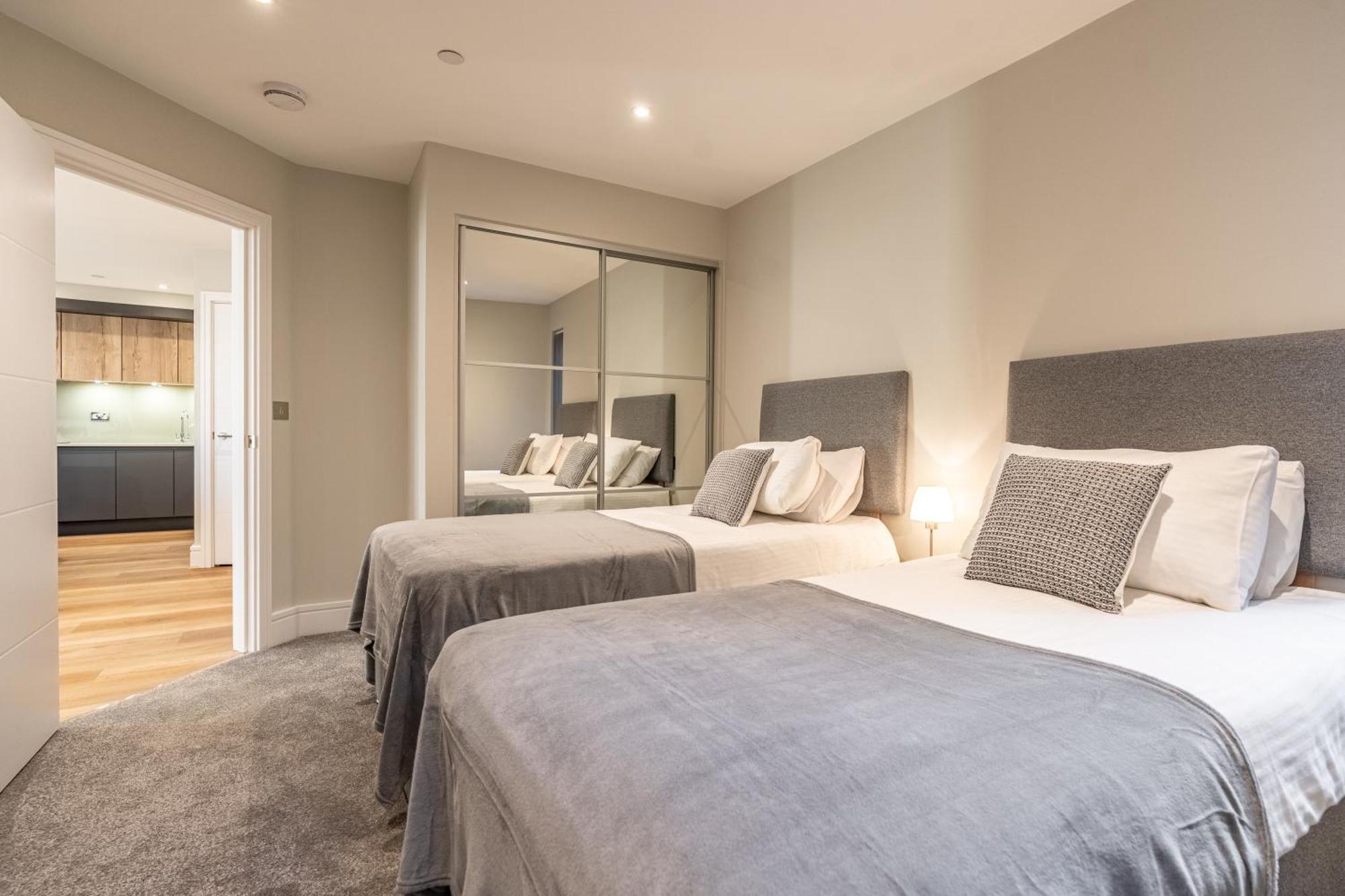 Bond House By Celador Apartments Рединг Екстериор снимка