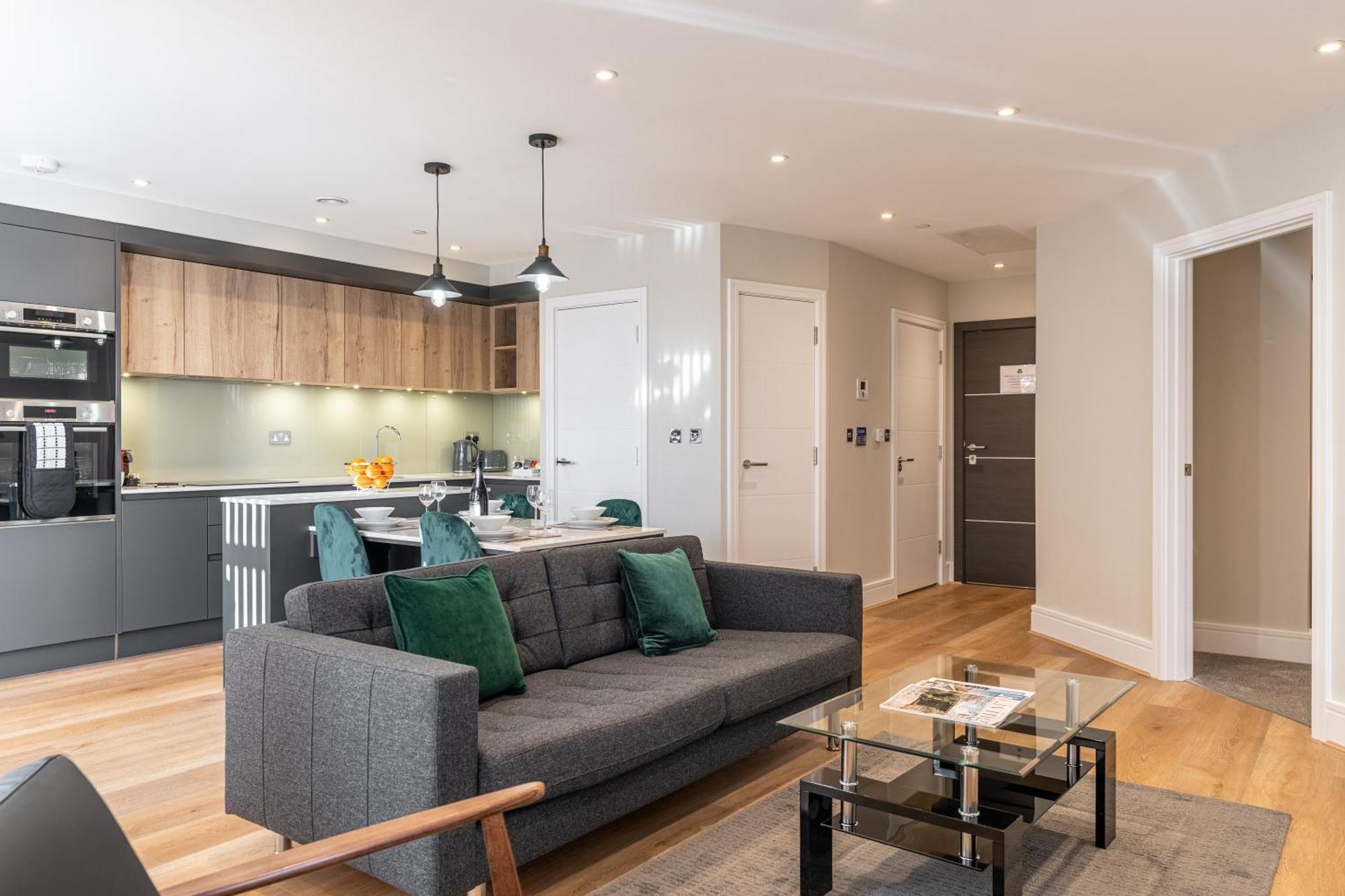 Bond House By Celador Apartments Рединг Екстериор снимка