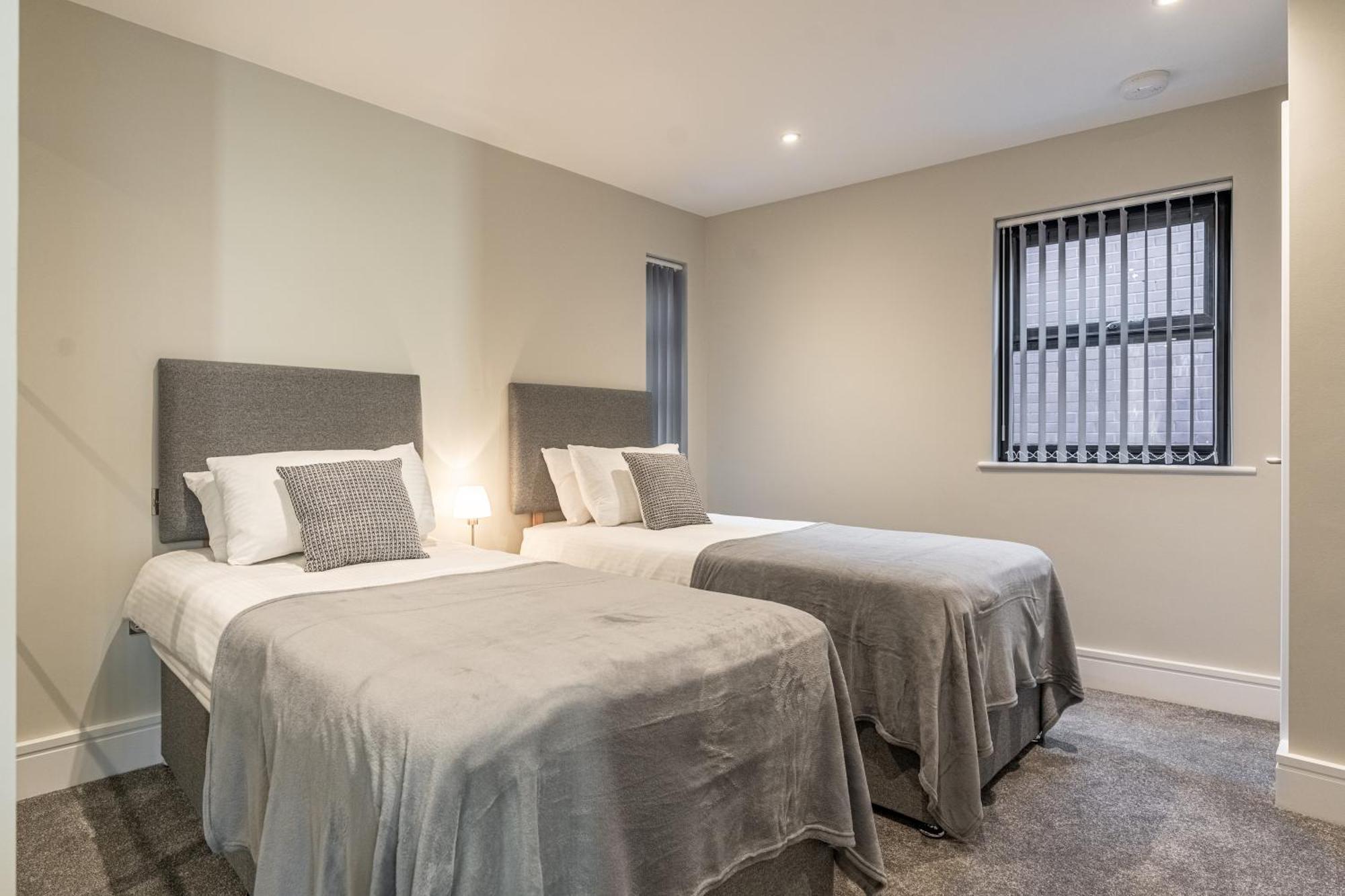 Bond House By Celador Apartments Рединг Екстериор снимка